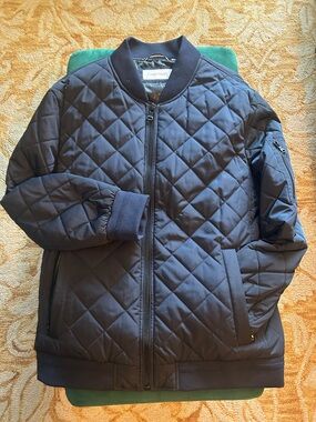 CALVN KLEIN quilted Bomber jacket size L like new